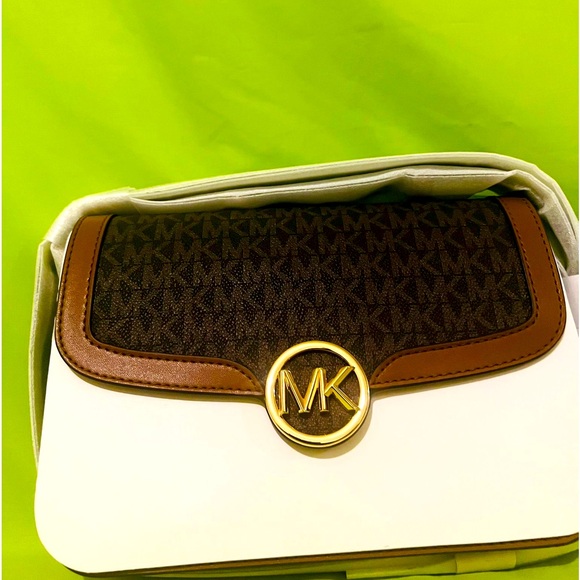 Leida Medium Signature Logo Shoulder Bag